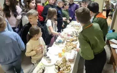 Uczniowie brali udział w akcji charytatywnej na przerwach