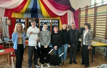 Nasza drużyna z organizatorami quizu