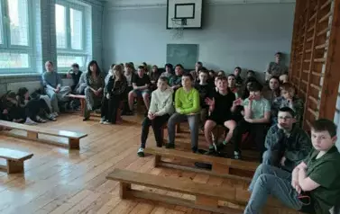 Uczniowie na spotkaniu dotyczącym mediacji