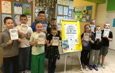 Klasa 3 z dyplomami za udział w akcji