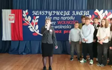 \'Tu wszędzie jest moja ojczyzna\' w wykonaniu Roksany.
