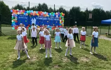 Występ na Pikniku Rodzinnym - klasy druga i trzecia