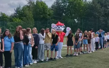 Wsp&oacute;lna zabawa uczni&oacute;w, rodzic&oacute;w i nauczycieli