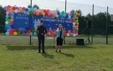 Piosenka \'Stasz&oacute;w - moje miasto\' w wykonaniu Roksany i Jaromira