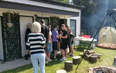 Gra terenowa - poszukiwanie wskaz&oacute;wek