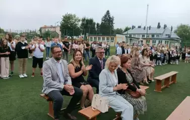Powitanie gości, nauczycieli, rodzic&oacute;w i uczni&oacute;w