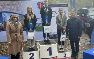 Klaudia i Daria na podium zawod&oacute;w.