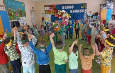 Wiosenne zabawy przedszkolak&oacute;w