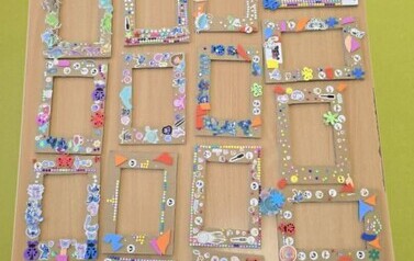 Prace plastyczne z wykorzystaniem materiał&oacute;w recyklingowych - grupa Motylki