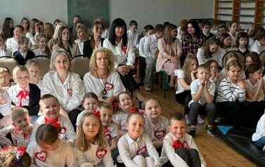 Widzowie montażu słowno-muzycznego.