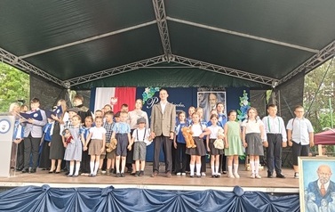 Przy dźwiękach pieśni pt. Korczak - serce dla dzieci