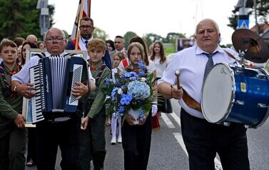 Orkiestra na czele pochodu