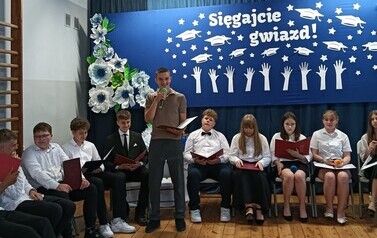 Alan dziękuje nauczycielkom