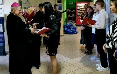 Pani dyrektor wita biskupa