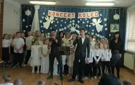 Wsp&oacute;lne wykonanie kolędy Znak pokoju