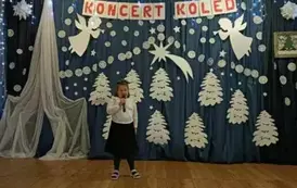 Oliwka śpiewa kolędę Bosy Pastuszek