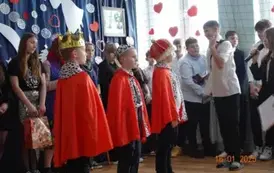 Chłopcy z klasy II jako kr&oacute;lowie