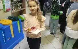 Uczennica z klasy 3 wsparła akcję charytatywną