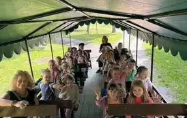 Przejazd safari do zagrody bizon&oacute;w &ndash; grupa &bdquo;Motylki&rdquo;.