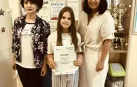 Julka - laureatka konkursu z Panią Dyrektor i Panią polonistką