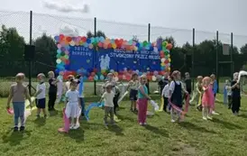 Występ dzieci z grupy Słoneczka na Pikniku Rodzinnym