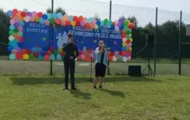 Piosenka \'Stasz&oacute;w - moje miasto\' w wykonaniu Roksany i Jaromira