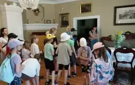 Zwiedzanie Dworu w Tokarni.