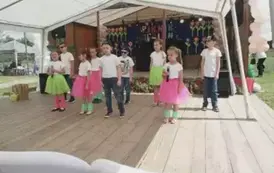 Występ dzieci z klasy I