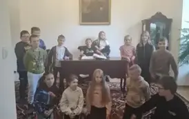 Uczniowie w gabinecie Kołłątaja