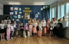 Nagrodzenie uczestnik&oacute;w konkursu o Janie Pawle II