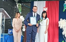 Pani dyrektor z Wiceprzewodniczącym Rady Rodzic&oacute;w - panem Krzysztofem Reczko