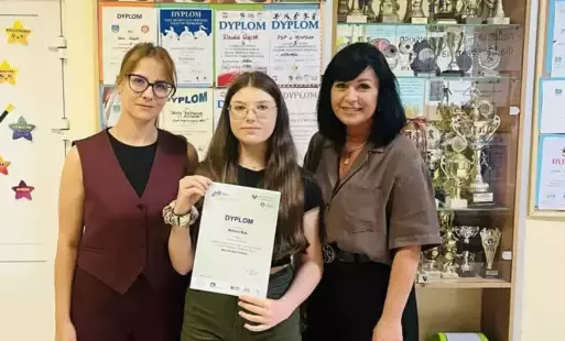 Amelka - laureatka konkursu z Panią Dyrektor i Panią polonistką