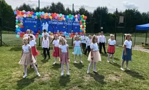 Występ na Pikniku Rodzinnym - klasy druga i trzecia