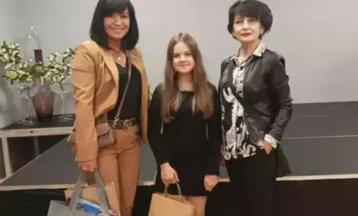 Julia z Panią Dyrektor i Panią Bożeną