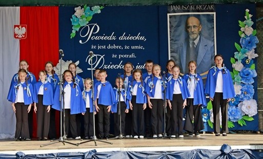Chór korczakowski podczas uroczystości